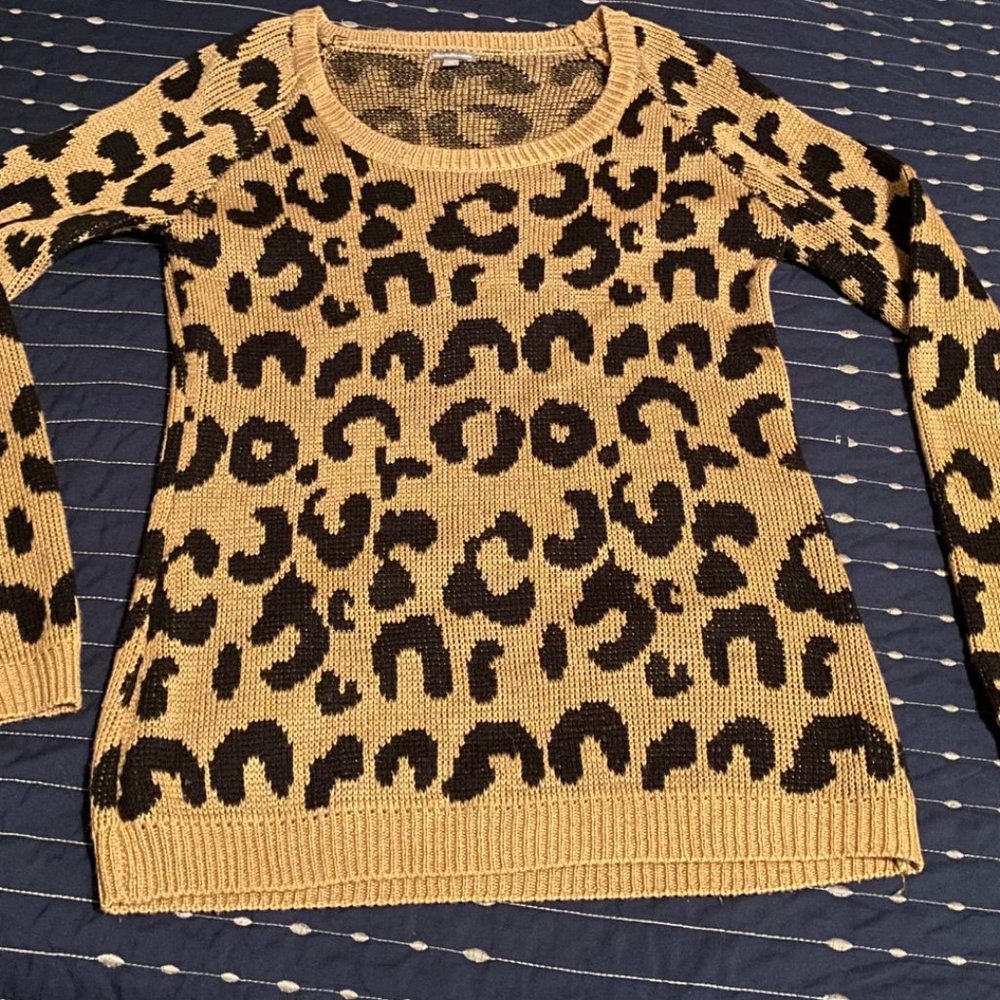 Charlotte Russe Sweater - M